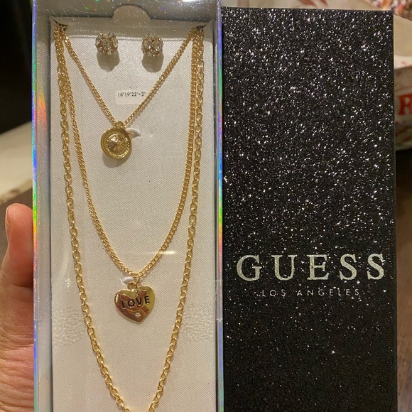 4 pc of necklaces and earrings set GUESS - Picture 3 of 3